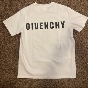 Givenchy T-Shirt Cyber Monday Sale Today Only 🔥🔥🔥🔥🔥